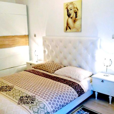 Apartment Ory Near The City Center With Free Parking Pula Eksteriør billede