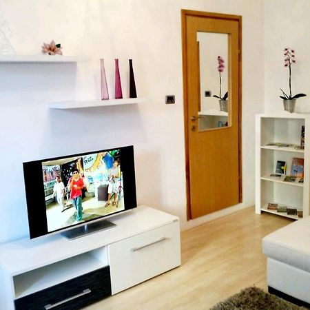 Apartment Ory Near The City Center With Free Parking Pula Eksteriør billede