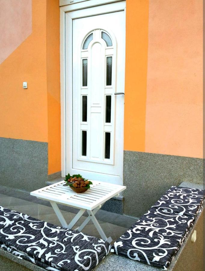 Apartment Ory Near The City Center With Free Parking Pula Eksteriør billede
