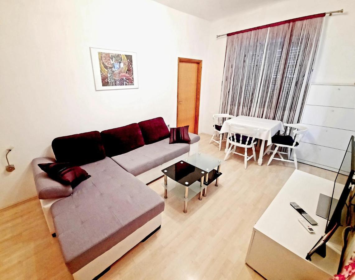 Apartment Ory Near The City Center With Free Parking Pula Eksteriør billede